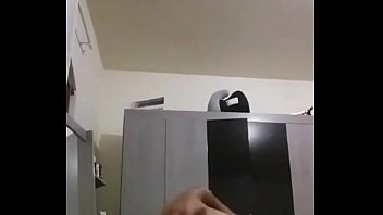 Preview 4 of Naked Bash - LOIRINHA FICA PELADINHA