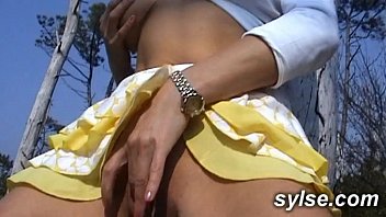 Preview 2 of Moaning F Fuck - Gode en public et branlette des voyeurs