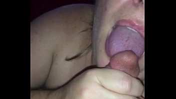 Preview 1 of Efygjfvccc - Paulinha boca de mel tirando leitinho do pau