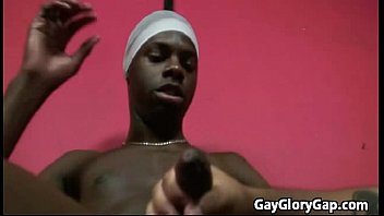 Preview 4 of Sexdosti - White dick deepthroathed by black