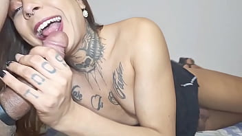 Preview 3 of Couple First Night Porn - Sexo oral quente e babado, anal apertado,  ninfeta safadinha- Completo no Red e no Sheer