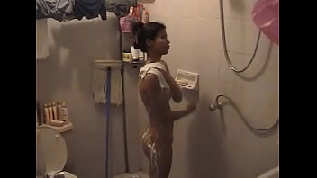 Preview 1 of Goldie Star Doll - Nueng in the shower