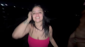 Preview 1 of Latex Poop - Eu e meus amigos botamos a putinha para dar para geral no arpoador de Copacabana