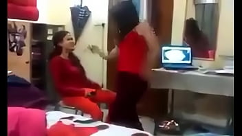 Preview 3 of Bf Xxx Flims - funny in hostel in hindi