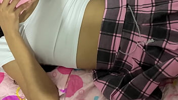 Preview 3 of Jeene Ki Sexy Xxxcc Sexy Chinki - Tierna universitaria en minifalda es tocada por su maestro. Se excita,  &iquest_sexo anal?