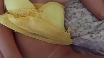 Preview 1 of Whit Men Sex Indian Gril - Comendo Bruninha novinha de Bras&iacute_lia.