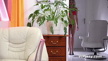 Preview 2 of Xxnx Spain - Girlfriend piss drinking and eating cum