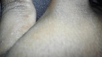 Preview 4 of Taxi Amateur Janpan - Gato enfia o dedo e gelo no cu ( Finger and ice in the ass) 2