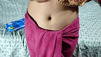 Preview 2 of Sunny Leon 3gb Video - Stepmom Ne Apne Hi Bete Se Mangwaye Pad
