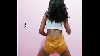 Preview 2 of Flaite Chileno Mostrando Culito - Joyce Dan&ccedil_ando
