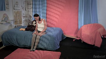 Preview 1 of Brazzers Family Incest - Anita Chupa Que &Eacute_ Uma Maravilha