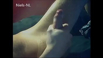 Preview 3 of Busty Babes Masturbation - aftrekken en klaarkomen (2)