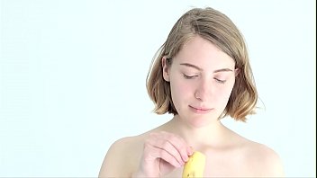 Preview 1 of Film Mama - Teasing blonde babe playing with a banana