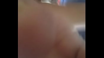 Preview 1 of Ariella Ferra Kiss - Solito en casa