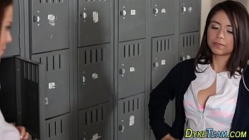 Preview 1 of Family Reunion Complet - teen lesbians