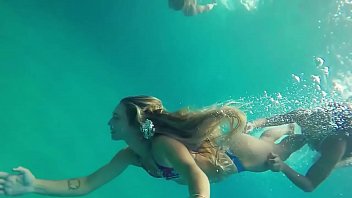 Preview 2 of Koriya Sex Hd Girl Video - Underwater girls [HD,  720p]