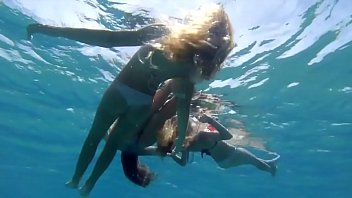 Preview 4 of Koriya Sex Hd Girl Video - Underwater girls [HD,  720p]