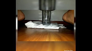 Preview 4 of Testice Massage - botella muy gruesa en mi culo