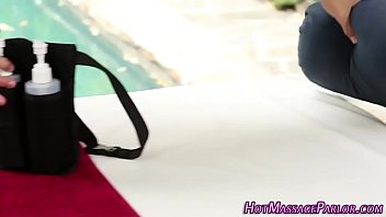 Preview 1 of Nagi Ladaki Photo - Masseuse tugs cum facial
