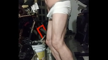 Preview 1 of Findincests V G - Baile sexy con boxer y calcetines blancos,  haciendo striptease.