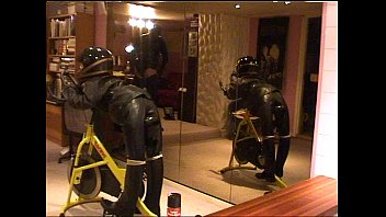 Preview 2 of Fat Women Farting - Roxina2000BikerSlutParty290400XXXL.MPG