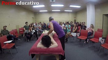 Preview 3 of Swxy Busty Wife - Clase 3 de masaje er&oacute_tico anal