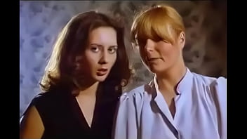 Preview 3 of Legingssex - Les Bas de soie noire (Black Silk Stockings [1981])