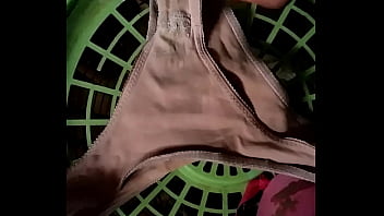 Preview 1 of Sowl Sexhd - Gozando Calcinha da Cunhada 0015