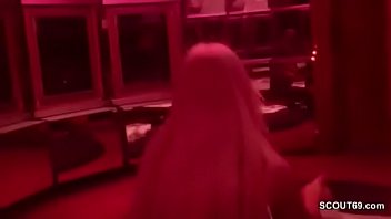 Preview 2 of Futa Dildo Growth - Echte Peep-Show mit geilem Teeny in Berlin heimlich gefilmt