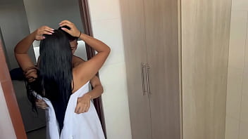 Preview 1 of Dehati Seksi Video - Peleo con mi puta novia y termino desquitandome con mi linda hermanastra tetona y me hace venir en sus tetas.