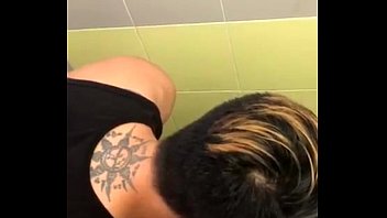 Preview 1 of Jvvyhwprmkv - Sục l&eacute_n trong toilet Turned secretly masturbating boy