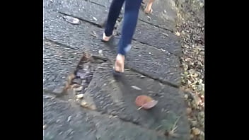 Preview 3 of Kamerun Xnxx - nice booty walking by in tight jean gostosa