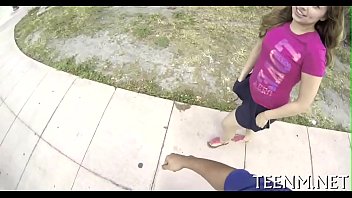 Preview 3 of Oill Chik - Babe courtney loxx is sucking 10-pounder for cash