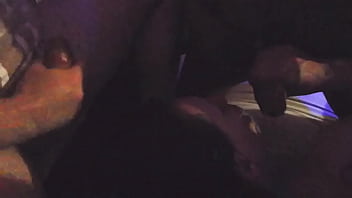 Preview 3 of All Butt Bi Threesomes - Gangbang com a Safadinha