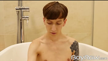 Preview 1 of Fresh Pussey - developing dude fucks his friend raw after he takes hot bath