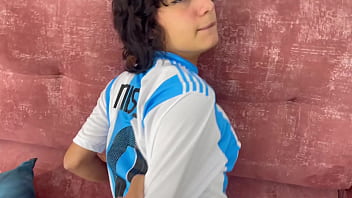 Preview 3 of Voyeurtan Hd - Me veo la final de la copa con mi peque&ntilde_a hermanastra y termino follandola y demostrando quien es el campe&oacute_n.