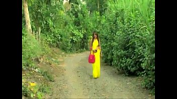 Preview 1 of Islii Somali - seducing a indian bhabi