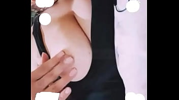 Preview 4 of Phone Held - Venezolana Mostrando sus enormes tetas