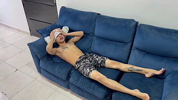 Preview 1 of Dady Xxx Video Com - Mi hermanastra sabe como quitarme la fiebre con una rica mamada.
