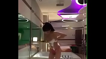 Preview 3 of Girl Piss Girl Mouth Drink - Th&aacute_nh nữ L&acirc_m Hằng khoe h&agrave_ng tr&ecirc_n facebook #2