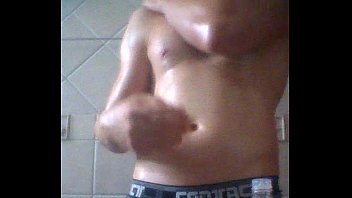 Preview 2 of Xxx Hande Video H D - Boy passing oil