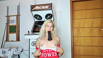 Preview 1 of Leon Lambert - Gamer girl powet ass to mouth