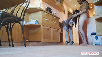 Preview 2 of Ziame Xxx - AFRICANA BAIXINHA &Eacute_ FODIDA COM LINGERIE EM P&Eacute_ DE SALTOS ALTOS E EM CIMA DA BANCADA DA COZINHA PELO AMANTE QUE ADORA LHE FAZER UMA VISITA QUANDO O MARIDO EST&Aacute_ NO TRABALHO