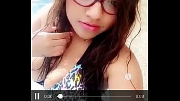 Preview 1 of Brochly Chous3 - La Prostituta Colombiana Kerly SALUDANDO A SUS CLIENTES MI PERRA AMIGA