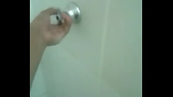 Preview 3 of Jaswen Kbc Sex Video - Safada tomando banho