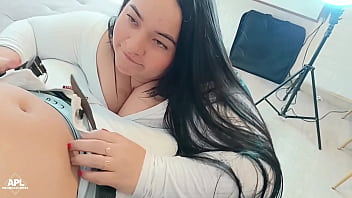 Preview 3 of Wafl 00 - Camino a mi casa,  me encontre con mi vecina,  la puta gordita me invito a su casa a tomar caf&eacute_,  y me termine comiendo su gran co&ntilde_o
