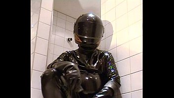 Preview 1 of Karen Hot Sex - Roxina2002RubbingGearGuyCums020202XXL.MPG