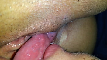 Preview 2 of Girlsway Lesbian Milf - Chupando buceta da novinha