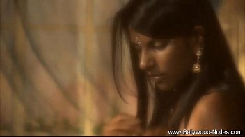 Preview 1 of Urdu Xxx Brazer - Bollywood Absolute Babe