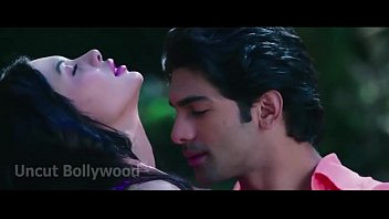 Preview 4 of Malamesa - Sara Loren Hot Scenes From Barkhaa HIGH